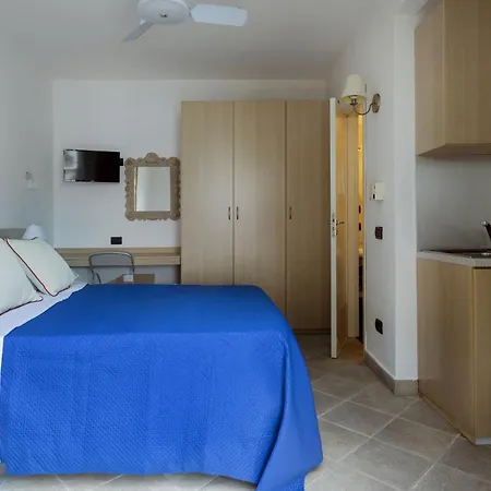 Stella Marina Aparthotel 3*