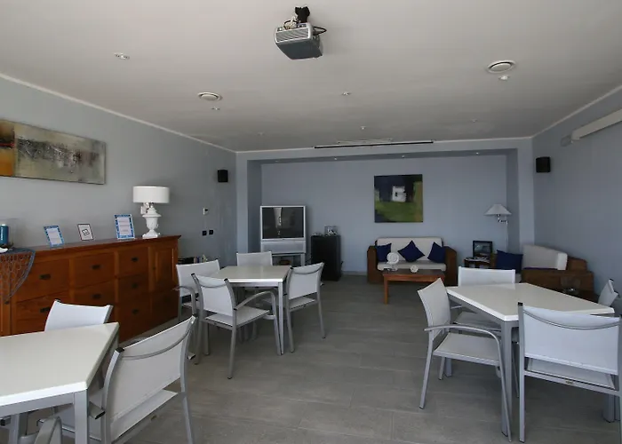 Stella Marina 아파트호텔 우스티카